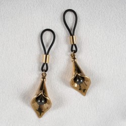 Lily with Hematite Pistil Non-Piercing Nipple Jewelry in Gold